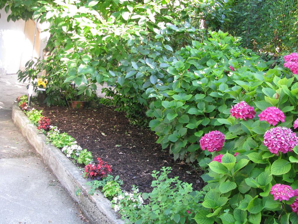 Apartment Sea Garden Ичичи Экстерьер фото